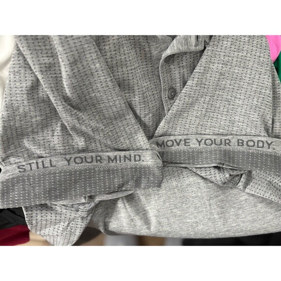 Lululemon Metal Vent Tech Polo Shirt Mens XL Gray Lightweight Collared Golf - Picture 6 of 7